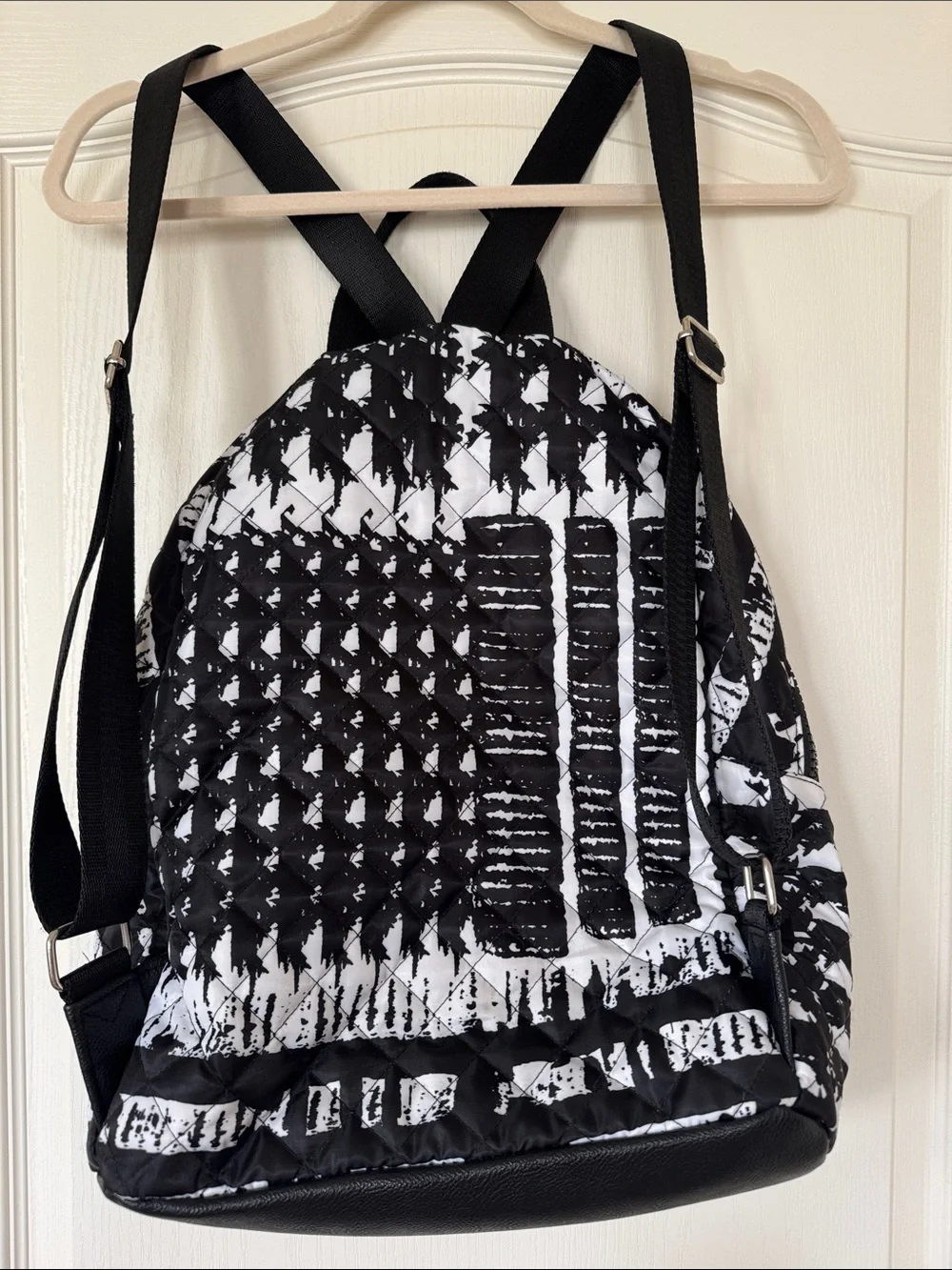 SONDRA ROBERTS SQUARED Black White Quilted Backpack Sporty Abstract Geometric